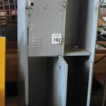 LOTE 382 - 01 ARMÁRIO DE AÇO COM 04 DIVISÕES DE 1.73X1.95. (NO ESTADO) ATENÇÃO! FAZER A VISITAÇÃO ANTES DE ARREMATAR, NÃO SABEMOS SE FUNCIONA, LEILÃO NÃO TEM GARANTIA E NEM DEVOLUÇÃO, SUJEITO A POSSÍVEIS AVARIAS VISÍVEIS/OCULTAS E/OU AUSÊNCIA DE COMPONENTES.
