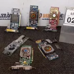 LOTE 025 - 12 PLACAS DE VÍDEO E 01 PLACA USB. (NO ESTADO) ATENÇÃO! FAZER A VISITAÇÃO ANTES DE ARREMATAR, NÃO SABEMOS SE FUNCIONA, LEILÃO NÃO TEM GARANTIA E NEM DEVOLUÇÃO, SUJEITO A POSSÍVEIS AVARIAS VISÍVEIS/OCULTAS E/OU AUSÊNCIA DE COMPONENTES.