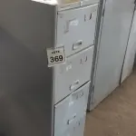 LOTE 369 - 01 ARQUIVO DE AÇO COM 04 GAVETAS. (NO ESTADO) ATENÇÃO! FAZER A VISITAÇÃO ANTES DE ARREMATAR, NÃO SABEMOS SE FUNCIONA, LEILÃO NÃO TEM GARANTIA E NEM DEVOLUÇÃO, SUJEITO A POSSÍVEIS AVARIAS VISÍVEIS/OCULTAS E/OU AUSÊNCIA DE COMPONENTES.