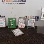 LOTE 007 - 05 HD PARA PC E VÁRIOS MOSQUETÕES. (NO ESTADO) ATENÇÃO! FAZER A VISITAÇÃO ANTES DE ARREMATAR, NÃO SABEMOS SE FUNCIONA, LEILÃO NÃO TEM GARANTIA E NEM DEVOLUÇÃO, SUJEITO A POSSÍVEIS AVARIAS VISÍVEIS/OCULTAS E/OU AUSÊNCIA DE COMPONENTES.