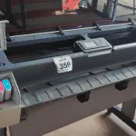 LOTE 359 - 01 PLOTTER HP DESIGNJET T1100PS. (NO ESTADO) ATENÇÃO! FAZER A VISITAÇÃO ANTES DE ARREMATAR, NÃO SABEMOS SE FUNCIONA, LEILÃO NÃO TEM GARANTIA E NEM DEVOLUÇÃO, SUJEITO A POSSÍVEIS AVARIAS VISÍVEIS/OCULTAS E/OU AUSÊNCIA DE COMPONENTES.