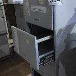 LOTE 334 - 01 ARQUIVO DE AÇO 04 GAVETAS. (NO ESTADO) ATENÇÃO! FAZER A VISITAÇÃO ANTES DE ARREMATAR, NÃO SABEMOS SE FUNCIONA, LEILÃO NÃO TEM GARANTIA E NEM DEVOLUÇÃO, SUJEITO A POSSÍVEIS AVARIAS VISÍVEIS/OCULTAS E/OU AUSÊNCIA DE COMPONENTES.