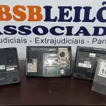 LOTE 108 - 03 NOTEBOOKS DE MARCA E MODELOS DIVERSOS PARA RETIRADA DE PEÇAS. (NO ESTADO) ATENÇÃO! FAZER A VISITAÇÃO ANTES DE ARREMATAR, NÃO SABEMOS SE FUNCIONA. LEILÃO NÃO TEM GARANTIA E NEM DEVOLUÇÃO, SUJEITO A POSSÍVEIS AVARIAS VISÍVEIS/OCULTAS E/OU AUSÊNCIA DE COMPONENTES.