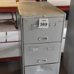 LOTE 369 - 01 ARQUIVO DE AÇO COM 04 GAVETAS. (NO ESTADO) ATENÇÃO! FAZER A VISITAÇÃO ANTES DE ARREMATAR, NÃO SABEMOS SE FUNCIONA, LEILÃO NÃO TEM GARANTIA E NEM DEVOLUÇÃO, SUJEITO A POSSÍVEIS AVARIAS VISÍVEIS/OCULTAS E/OU AUSÊNCIA DE COMPONENTES.