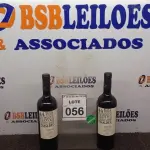 LOTE 056 - 02 GARRAFAS DE VINHO MALBEC SAFRA 2020 ARGENTINO 750ML MARCA LOTE 44. (NO ESTADO) ATENÇÃO! FAZER A VISITAÇÃO ANTES DE ARREMATAR, NÃO SABEMOS SE FUNCIONA, LEILÃO NÃO TEM GARANTIA E NEM DEVOLUÇÃO, SUJEITO A POSSÍVEIS AVARIAS VISÍVEIS/OCULTAS E/OU AUSÊNCIA DE COMPONENTES.