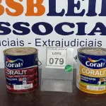 LOTE 079 - 02 LATAS DE TINTAS MARCA COLORAL PARA ESMALTE SINTÉTICO, MADEIRA E METAL NAS CORES ACETINADO E BRILHANTE COM 3,2L CADA.  (NO ESTADO) ATENÇÃO! FAZER A VISITAÇÃO ANTES DE ARREMATAR, NÃO SABEMOS SE FUNCIONA, LEILÃO NÃO TEM GARANTIA E NEM DEVOLUÇÃO, SUJEITO A POSSÍVEIS AVARIAS VISÍVEIS/OCULTAS E/OU AUSÊNCIA DE COMPONENTES.