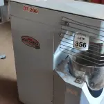 LOTE 356 - 01 BATEDEIRA INDUSTRIAL BT 200 MONTE CASTELO. (NO ESTADO) ATENÇÃO! FAZER A VISITAÇÃO ANTES DE ARREMATAR, NÃO SABEMOS SE FUNCIONA, LEILÃO NÃO TEM GARANTIA E NEM DEVOLUÇÃO, SUJEITO A POSSÍVEIS AVARIAS VISÍVEIS/OCULTAS E/OU AUSÊNCIA DE COMPONENTES.