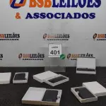 LOTE 401 - 05 BATERIAS EXTERNAS. (NO ESTADO) ATENÇÃO! FAZER A VISITAÇÃO ANTES DE ARREMATAR, NÃO SABEMOS SE FUNCIONA. LEILÃO NÃO TEM GARANTIA E NEM DEVOLUÇÃO, SUJEITO A POSSÍVEIS AVARIAS VISÍVEIS/OCULTAS E/OU AUSÊNCIA DE COMPONENTES.