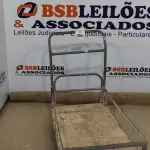LOTE 360 - 01 CARRINHO DE TRANSPORTES DE CARGAS. (NO ESTADO) ATENÇÃO! FAZER A VISITAÇÃO ANTES DE ARREMATAR, NÃO SABEMOS SE FUNCIONA, LEILÃO NÃO TEM GARANTIA E NEM DEVOLUÇÃO, SUJEITO A POSSÍVEIS AVARIAS VISÍVEIS/OCULTAS E/OU AUSÊNCIA DE COMPONENTES.