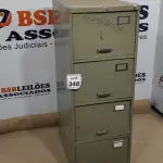 LOTE 348 - 01 ARQUIVO DE AÇO COM 04 GAVETAS. (NO ESTADO) ATENÇÃO! FAZER A VISITAÇÃO ANTES DE ARREMATAR, NÃO SABEMOS SE FUNCIONA, LEILÃO NÃO TEM GARANTIA E NEM DEVOLUÇÃO, SUJEITO A POSSÍVEIS AVARIAS VISÍVEIS/OCULTAS E/OU AUSÊNCIA DE COMPONENTES.