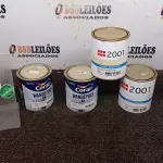 LOTE 061 - 03 CATALIZADORES PARA ESMALTE SINTÉTICO DE 640ML MARCA CORAL, 01 ADESIVO PARA LAMINAÇÃO 900ML E 01 BATIDA DE PEDRA BRANCO 900ML MARCA 2001. (NO ESTADO) ATENÇÃO! FAZER A VISITAÇÃO ANTES DE ARREMATAR, NÃO SABEMOS SE FUNCIONA, LEILÃO NÃO TEM GARANTIA E NEM DEVOLUÇÃO, SUJEITO A POSSÍVEIS AVARIAS VISÍVEIS/OCULTAS E/OU AUSÊNCIA DE COMPONENTES.
