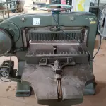 LOTE 454 - 01 GUILHOTINA INDUSTRIAL MARCA CATU. (NO ESTADO) ATENÇÃO! FAZER A VISITAÇÃO ANTES DE ARREMATAR, NÃO SABEMOS SE FUNCIONA, LEILÃO NÃO TEM GARANTIA E NEM DEVOLUÇÃO, SUJEITO A POSSÍVEIS AVARIAS VISÍVEIS/OCULTAS E/OU AUSÊNCIA DE COMPONENTES.