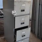 LOTE 445 - 01 ARQUIVO DE AÇO COM 04 GAVETAS. (NO ESTADO) ATENÇÃO! FAZER A VISITAÇÃO ANTES DE ARREMATAR, NÃO SABEMOS SE FUNCIONA, LEILÃO NÃO TEM GARANTIA E NEM DEVOLUÇÃO, SUJEITO A POSSÍVEIS AVARIAS VISÍVEIS/OCULTAS E/OU AUSÊNCIA DE COMPONENTES.