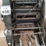 LOTE 456 - 01 MÁQUINA IMPRESSORA OFFSET. (NO ESTADO) ATENÇÃO! FAZER A VISITAÇÃO ANTES DE ARREMATAR, NÃO SABEMOS SE FUNCIONA, LEILÃO NÃO TEM GARANTIA E NEM DEVOLUÇÃO, SUJEITO A POSSÍVEIS AVARIAS VISÍVEIS/OCULTAS E/OU AUSÊNCIA DE COMPONENTES.