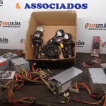 LOTE 062 - 05 FONTES PARA PC, 05 PLACAS DE VÍDEO E 02 LEITORAS DE CÓDIGO DE BARRAS. (NO ESTADO) ATENÇÃO! FAZER A VISITAÇÃO ANTES DE ARREMATAR, NÃO SABEMOS SE FUNCIONA, LEILÃO NÃO TEM GARANTIA E NEM DEVOLUÇÃO, SUJEITO A POSSÍVEIS AVARIAS VISÍVEIS/OCULTAS E/OU AUSÊNCIA DE COMPONENTES.