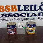 LOTE 079 - 02 LATAS DE TINTAS MARCA COLORAL PARA ESMALTE SINTÉTICO, MADEIRA E METAL NAS CORES ACETINADO E BRILHANTE COM 3,2L CADA.  (NO ESTADO) ATENÇÃO! FAZER A VISITAÇÃO ANTES DE ARREMATAR, NÃO SABEMOS SE FUNCIONA, LEILÃO NÃO TEM GARANTIA E NEM DEVOLUÇÃO, SUJEITO A POSSÍVEIS AVARIAS VISÍVEIS/OCULTAS E/OU AUSÊNCIA DE COMPONENTES.
