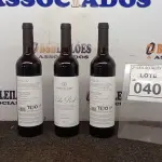 LOTE 040 - 03 GARRAFAS DE VINHO TINTO VALA REAL PORTUGUÊS SAFRA 2019 750ML. (NO ESTADO) ATENÇÃO! FAZER A VISITAÇÃO ANTES DE ARREMATAR, NÃO SABEMOS SE FUNCIONA, LEILÃO NÃO TEM GARANTIA E NEM DEVOLUÇÃO, SUJEITO A POSSÍVEIS AVARIAS VISÍVEIS/OCULTAS E/OU AUSÊNCIA DE COMPONENTES.