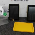 LOTE 399 - 02 TABLETS MARCA CCE. (NO ESTADO) ATENÇÃO! FAZER A VISITAÇÃO ANTES DE ARREMATAR, NÃO SABEMOS SE FUNCIONA. LEILÃO NÃO TEM GARANTIA E NEM DEVOLUÇÃO, SUJEITO A POSSÍVEIS AVARIAS VISÍVEIS/OCULTAS E/OU AUSÊNCIA DE COMPONENTES.