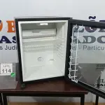 LOTE 114 - 01 ADEGA 40L 220V. (NO ESTADO) ATENÇÃO! FAZER A VISITAÇÃO ANTES DE ARREMATAR, NÃO SABEMOS SE FUNCIONA. LEILÃO NÃO TEM GARANTIA E NEM DEVOLUÇÃO, SUJEITO A POSSÍVEIS AVARIAS VISÍVEIS/OCULTAS E/OU AUSÊNCIA DE COMPONENTES.