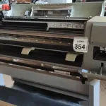 LOTE 354 - 01 IMPRESSORA PLOTTER DESINGJET 5000PS MARCA HP. (NO ESTADO) ATENÇÃO! FAZER A VISITAÇÃO ANTES DE ARREMATAR, NÃO SABEMOS SE FUNCIONA. LEILÃO NÃO TEM GARANTIA E NEM DEVOLUÇÃO, SUJEITO A POSSÍVEIS AVARIAS VISÍVEIS/OCULTAS E/OU AUSÊNCIA DE COMPONENTES.