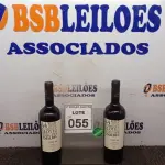 LOTE 055 - 02 GARRAFAS DE VINHO TINTO VALA REAL PORTUGUÊS SAFRA 2019 750ML. (NO ESTADO) ATENÇÃO! FAZER A VISITAÇÃO ANTES DE ARREMATAR, NÃO SABEMOS SE FUNCIONA, LEILÃO NÃO TEM GARANTIA E NEM DEVOLUÇÃO, SUJEITO A POSSÍVEIS AVARIAS VISÍVEIS/OCULTAS E/OU AUSÊNCIA DE COMPONENTES.