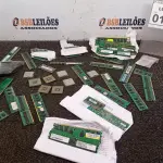 LOTE 011 - 01 LOTE GRANDE QUANTIDADE DE MEMORIAS PARA PC E NOTEBOOKS. (NO ESTADO) ATENÇÃO! FAZER A VISITAÇÃO ANTES DE ARREMATAR, NÃO SABEMOS SE FUNCIONA, LEILÃO NÃO TEM GARANTIA E NEM DEVOLUÇÃO, SUJEITO A POSSÍVEIS AVARIAS VISÍVEIS/OCULTAS E/OU AUSÊNCIA DE COMPONENTES.