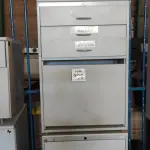 LOTE 336 - 02 ARMÁRIOS BAIXO COM 03 GAVETAS. (NO ESTADO) ATENÇÃO! FAZER A VISITAÇÃO ANTES DE ARREMATAR, NÃO SABEMOS SE FUNCIONA. LEILÃO NÃO TEM GARANTIA E NEM DEVOLUÇÃO, SUJEITO A POSSÍVEIS AVARIAS VISÍVEIS/OCULTAS E/OU AUSÊNCIA DE COMPONENTES.