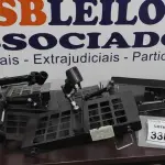 LOTE 330 - 05 SUPORTES DE MONITORES. (NO ESTADO) ATENÇÃO! FAZER A VISITAÇÃO ANTES DE ARREMATAR, NÃO SABEMOS SE FUNCIONA, LEILÃO NÃO TEM GARANTIA E NEM DEVOLUÇÃO, SUJEITO A POSSÍVEIS AVARIAS VISÍVEIS/OCULTAS E/OU AUSÊNCIA DE COMPONENTES.