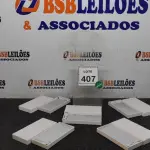 LOTE 407 - 05 BATERIAS EXTERNAS. (NO ESTADO) ATENÇÃO! FAZER A VISITAÇÃO ANTES DE ARREMATAR, NÃO SABEMOS SE FUNCIONA. LEILÃO NÃO TEM GARANTIA E NEM DEVOLUÇÃO, SUJEITO A POSSÍVEIS AVARIAS VISÍVEIS/OCULTAS E/OU AUSÊNCIA DE COMPONENTES.