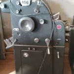 LOTE 456 - 01 MÁQUINA IMPRESSORA OFFSET. (NO ESTADO) ATENÇÃO! FAZER A VISITAÇÃO ANTES DE ARREMATAR, NÃO SABEMOS SE FUNCIONA, LEILÃO NÃO TEM GARANTIA E NEM DEVOLUÇÃO, SUJEITO A POSSÍVEIS AVARIAS VISÍVEIS/OCULTAS E/OU AUSÊNCIA DE COMPONENTES.