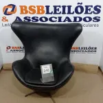 LOTE 348 - 01 POLTRONA EGG PRETA. (NO ESTADO) ATENÇÃO! FAZER A VISITAÇÃO ANTES DE ARREMATAR, NÃO SABEMOS SE FUNCIONA. LEILÃO NÃO TEM GARANTIA E NEM DEVOLUÇÃO, SUJEITO A POSSÍVEIS AVARIAS VISÍVEIS/OCULTAS E/OU AUSÊNCIA DE COMPONENTES.