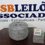 LOTE 330 - 01 ROLO DE ARAME FARPADO 500M. (NO ESTADO) ATENÇÃO! FAZER A VISITAÇÃO ANTES DE ARREMATAR, NÃO SABEMOS SE FUNCIONA. LEILÃO NÃO TEM GARANTIA E NEM DEVOLUÇÃO, SUJEITO A POSSÍVEIS AVARIAS VISÍVEIS/OCULTAS E/OU AUSÊNCIA DE COMPONENTES.