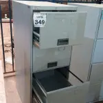 LOTE 349 - 01 ARQUIVO DE AÇO COM 04 GAVETAS. (NO ESTADO) ATENÇÃO! FAZER A VISITAÇÃO ANTES DE ARREMATAR, NÃO SABEMOS SE FUNCIONA. LEILÃO NÃO TEM GARANTIA E NEM DEVOLUÇÃO, SUJEITO A POSSÍVEIS AVARIAS VISÍVEIS/OCULTAS E/OU AUSÊNCIA DE COMPONENTES.