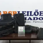 LOTE 383 - 11 BOLSAS PARA NOTEBOOK. (NO ESTADO) ATENÇÃO! FAZER A VISITAÇÃO ANTES DE ARREMATAR, NÃO SABEMOS SE FUNCIONA. LEILÃO NÃO TEM GARANTIA E NEM DEVOLUÇÃO, SUJEITO A POSSÍVEIS AVARIAS VISÍVEIS/OCULTAS E/OU AUSÊNCIA DE COMPONENTES.