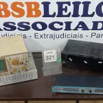 LOTE 321 - 01 EQUALIZADOR GRÁFICO ONEAL, OSCILOSCÓPIO ANALÓGICO, 01 MIXER STREO NASHVILLE E 01 HARMAN KARDON HK990. (NO ESTADO) ATENÇÃO! FAZER A VISITAÇÃO ANTES DE ARREMATAR, NÃO SABEMOS SE FUNCIONA. LEILÃO NÃO TEM GARANTIA E NEM DEVOLUÇÃO, SUJEITO A POSSÍVEIS AVARIAS VISÍVEIS/OCULTAS E/OU AUSÊNCIA DE COMPONENTES.