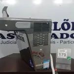 LOTE 179 - 01 BEBEDOURO EM INOX MARCA CÂNOVAS. (NO ESTADO) ATENÇÃO! FAZER A VISITAÇÃO ANTES DE ARREMATAR, NÃO SABEMOS SE FUNCIONA. LEILÃO NÃO TEM GARANTIA E NEM DEVOLUÇÃO, SUJEITO A POSSÍVEIS AVARIAS VISÍVEIS/OCULTAS E/OU AUSÊNCIA DE COMPONENTES.