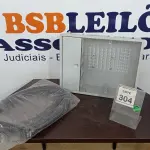 LOTE 304 - 01 CAIXA PLÁSTICA PARA UNIDADE DE MEDIÇÃO DE ÁGUA. (NO ESTADO) ATENÇÃO! FAZER A VISITAÇÃO ANTES DE ARREMATAR, NÃO SABEMOS SE FUNCIONA, LEILÃO NÃO TEM GARANTIA E NEM DEVOLUÇÃO, SUJEITO A POSSÍVEIS AVARIAS VISÍVEIS/OCULTAS E/OU AUSÊNCIA DE COMPONENTES.