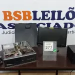 LOTE 277 - 01 CPU, 01 MONITOR E 01 ESTABILIZADOR. (NO ESTADO) ATENÇÃO! FAZER A VISITAÇÃO ANTES DE ARREMATAR, NÃO SABEMOS SE FUNCIONA. LEILÃO NÃO TEM GARANTIA E NEM DEVOLUÇÃO, SUJEITO A POSSÍVEIS AVARIAS VISÍVEIS/OCULTAS E/OU AUSÊNCIA DE COMPONENTES.