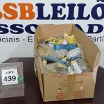 LOTE 439 - 01 LOTE COM GRANDE QUANTIDADE DE RESISTÊNCIAS E MATÉRIAS PARA ELÉTRICA DIVERSOS. (NO ESTADO) ATENÇÃO! FAZER A VISITAÇÃO ANTES DE ARREMATAR, NÃO SABEMOS SE FUNCIONA, LEILÃO NÃO TEM GARANTIA E NEM DEVOLUÇÃO, SUJEITO A POSSÍVEIS AVARIAS VISÍVEIS/OCULTAS E/OU AUSÊNCIA DE COMPONENTES.