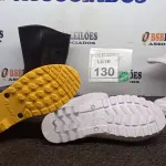 LOTE 130 - 02 PARES DE BOTAS DE BORRACHA TAMANHO 36 E 39 NAS CORES BRANCO E PRETA. (NO ESTADO) ATENÇÃO! FAZER A VISITAÇÃO ANTES DE ARREMATAR, NÃO SABEMOS SE FUNCIONA, LEILÃO NÃO TEM GARANTIA E NEM DEVOLUÇÃO, SUJEITO A POSSÍVEIS AVARIAS VISÍVEIS/OCULTAS E/OU AUSÊNCIA DE COMPONENTES.