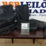 LOTE 383 - 11 BOLSAS PARA NOTEBOOK. (NO ESTADO) ATENÇÃO! FAZER A VISITAÇÃO ANTES DE ARREMATAR, NÃO SABEMOS SE FUNCIONA. LEILÃO NÃO TEM GARANTIA E NEM DEVOLUÇÃO, SUJEITO A POSSÍVEIS AVARIAS VISÍVEIS/OCULTAS E/OU AUSÊNCIA DE COMPONENTES.
