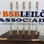 LOTE 306 - 01 LOTE COM VÁRIOS ESPETOS DE AÇO SIMPLES 75CM. (NO ESTADO) ATENÇÃO! FAZER A VISITAÇÃO ANTES DE ARREMATAR, NÃO SABEMOS SE FUNCIONA. LEILÃO NÃO TEM GARANTIA E NEM DEVOLUÇÃO, SUJEITO A POSSÍVEIS AVARIAS VISÍVEIS/OCULTAS E/OU AUSÊNCIA DE COMPONENTES.