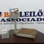 LOTE 189 - 01 BALANÇA MARCA FILIZOLA. (NO ESTADO) ATENÇÃO! FAZER A VISITAÇÃO ANTES DE ARREMATAR, NÃO SABEMOS SE FUNCIONA. LEILÃO NÃO TEM GARANTIA E NEM DEVOLUÇÃO, SUJEITO A POSSÍVEIS AVARIAS VISÍVEIS/OCULTAS E/OU AUSÊNCIA DE COMPONENTES.