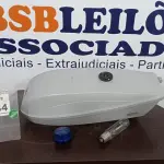 LOTE 334 - 01 LUMINÁRIA DE POSTE. (NO ESTADO) ATENÇÃO! FAZER A VISITAÇÃO ANTES DE ARREMATAR, NÃO SABEMOS SE FUNCIONA. LEILÃO NÃO TEM GARANTIA E NEM DEVOLUÇÃO, SUJEITO A POSSÍVEIS AVARIAS VISÍVEIS/OCULTAS E/OU AUSÊNCIA DE COMPONENTES.