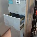 LOTE 346 - 01 ARQUIVO DE AÇO COM 04 GAVETAS. (NO ESTADO) ATENÇÃO! FAZER A VISITAÇÃO ANTES DE ARREMATAR, NÃO SABEMOS SE FUNCIONA. LEILÃO NÃO TEM GARANTIA E NEM DEVOLUÇÃO, SUJEITO A POSSÍVEIS AVARIAS VISÍVEIS/OCULTAS E/OU AUSÊNCIA DE COMPONENTES.