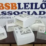 LOTE 307 - 05 DISPENSES DE PAPEL. (NO ESTADO) ATENÇÃO! FAZER A VISITAÇÃO ANTES DE ARREMATAR, NÃO SABEMOS SE FUNCIONA. LEILÃO NÃO TEM GARANTIA E NEM DEVOLUÇÃO, SUJEITO A POSSÍVEIS AVARIAS VISÍVEIS/OCULTAS E/OU AUSÊNCIA DE COMPONENTES.