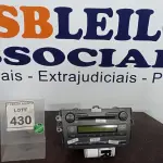 LOTE 430 - 01 AUTO RÁDIO COM TOCA DISCO. (NO ESTADO) ATENÇÃO! FAZER A VISITAÇÃO ANTES DE ARREMATAR, NÃO SABEMOS SE FUNCIONA. LEILÃO NÃO TEM GARANTIA E NEM DEVOLUÇÃO, SUJEITO A POSSÍVEIS AVARIAS VISÍVEIS/OCULTAS E/OU AUSÊNCIA DE COMPONENTES.