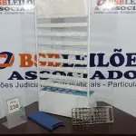 LOTE 238 - 01 EXPOSITOR COM CONEXÕES DE METAL E 01 GABARITO DE ROSCA. (NO ESTADO) ATENÇÃO! FAZER A VISITAÇÃO ANTES DE ARREMATAR, NÃO SABEMOS SE FUNCIONA. LEILÃO NÃO TEM GARANTIA E NEM DEVOLUÇÃO, SUJEITO A POSSÍVEIS AVARIAS VISÍVEIS/OCULTAS E/OU AUSÊNCIA DE COMPONENTES.