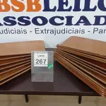 LOTE 267 - 20 PEÇAS DE MADEIRA. (NO ESTADO) ATENÇÃO! FAZER A VISITAÇÃO ANTES DE ARREMATAR, NÃO SABEMOS SE FUNCIONA. LEILÃO NÃO TEM GARANTIA E NEM DEVOLUÇÃO, SUJEITO A POSSÍVEIS AVARIAS VISÍVEIS/OCULTAS E/OU AUSÊNCIA DE COMPONENTES.