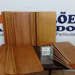 LOTE 331 - 20 PEÇAS DE MADEIRA 30,00. (NO ESTADO) ATENÇÃO! FAZER A VISITAÇÃO ANTES DE ARREMATAR, NÃO SABEMOS SE FUNCIONA. LEILÃO NÃO TEM GARANTIA E NEM DEVOLUÇÃO, SUJEITO A POSSÍVEIS AVARIAS VISÍVEIS/OCULTAS E/OU AUSÊNCIA DE COMPONENTES.